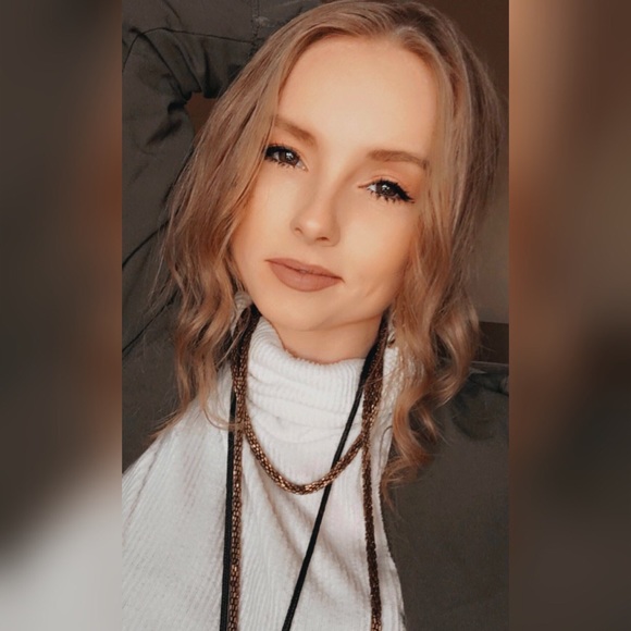 Meet your Posher, Cassandra - Picture 9 of 9